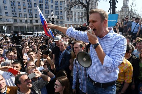 El opositor ruso Alexéi Navalni está grave y denuncian que fue envenenado