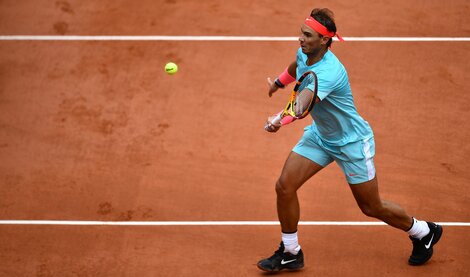Roland Garros: Nadal y Djokovic juegan la final, a la caza de Federer