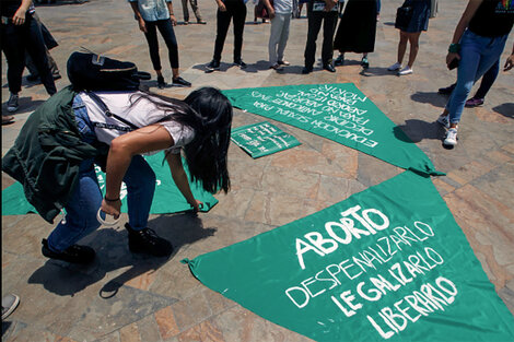 Colombia abre una puerta a la despenalización total del aborto