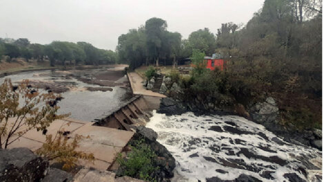Córdoba: tras los incedios forestales, ahora los ríos se cubrieron de cenizas