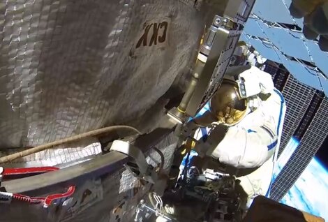 Un impacto causó una grieta en la Estación Espacial Internacional