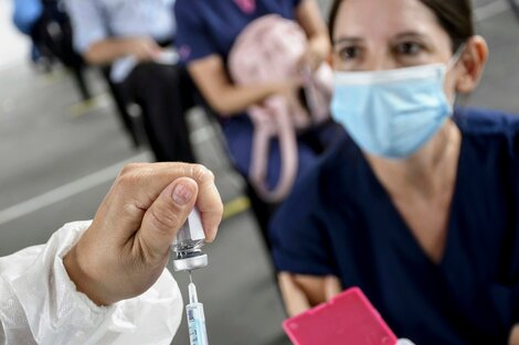 El proceso de vacunación de los docentes empezará en febrero