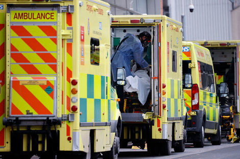 En el Reino Unido arman morgues provisorias por los muertos de coronavirus