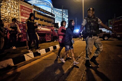Horror en Tailandia: un militar mató a 26 personas en un shopping