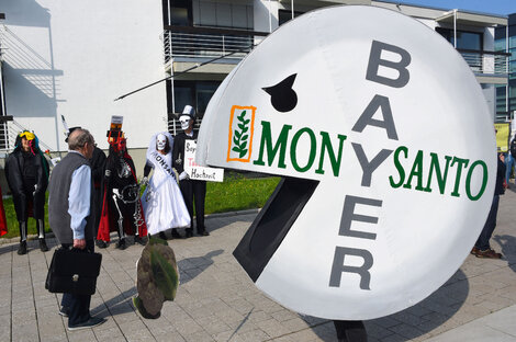 Bayer pagará una indemnización millonaria a afectados por el glifosato