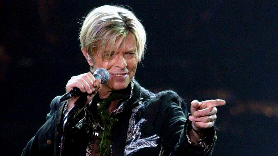 Se anunciaron discos inéditos de David Bowie y Prince