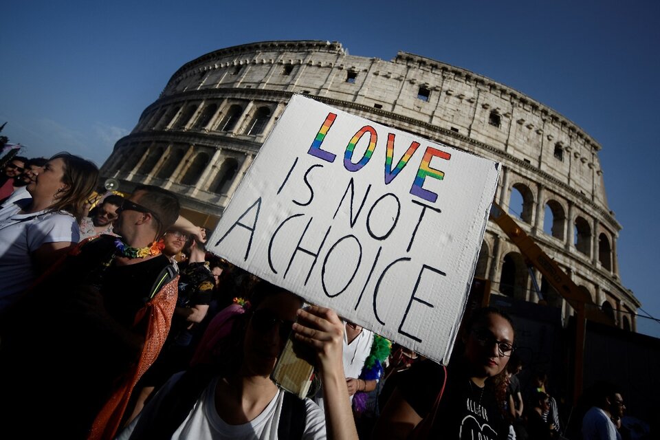 El Vaticano pide cambios al proyecto de ley italiano contra la homofobia y la transfobia 