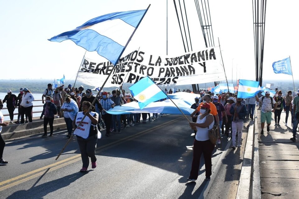 La Soberanía es cuestión de manos propias