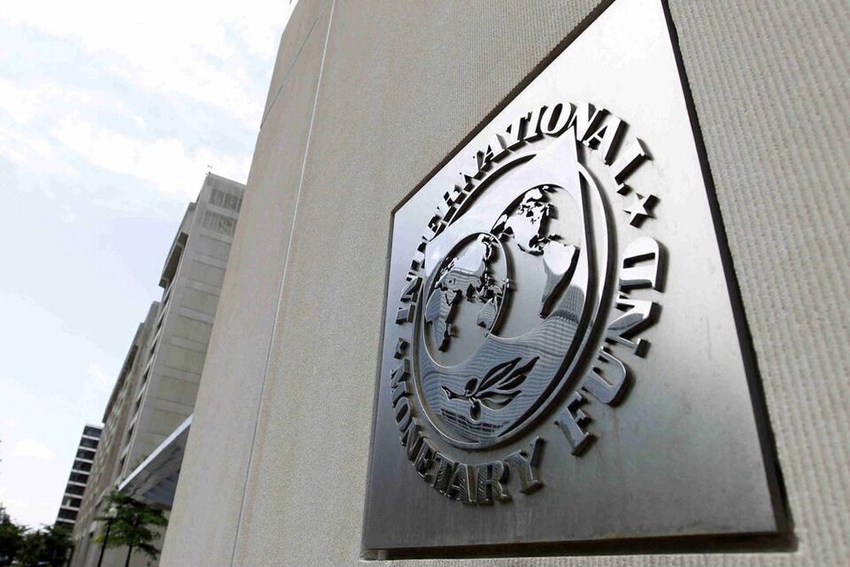 El Gobierno desmintió un supuesto rechazo del FMI para eliminar sobretasas
