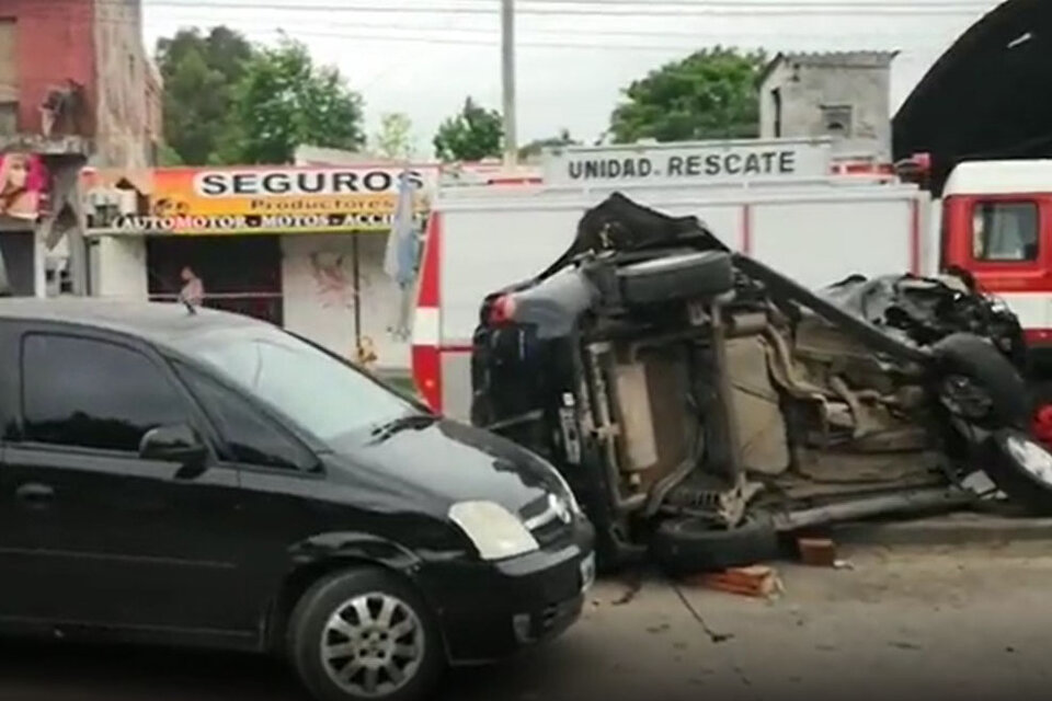 Un triple choque y vuelco en José C. Paz dejó tres muertos