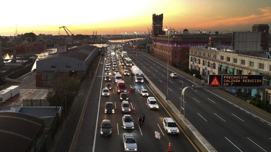 Demoras en la autopista Buenos Aires-La Plata por obras