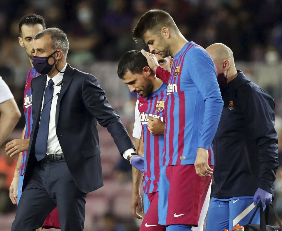 El Barcelona desmintió el retiro de Sergio Agüero