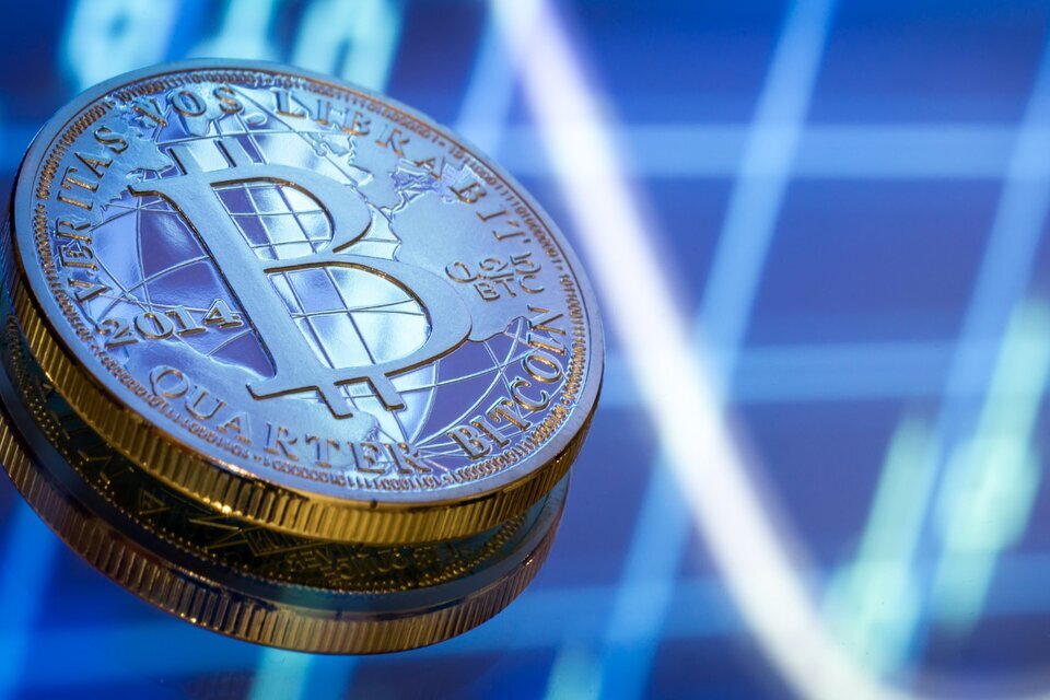 Cayó el bitcoin más del 20 por ciento y hay pánico en los mercados