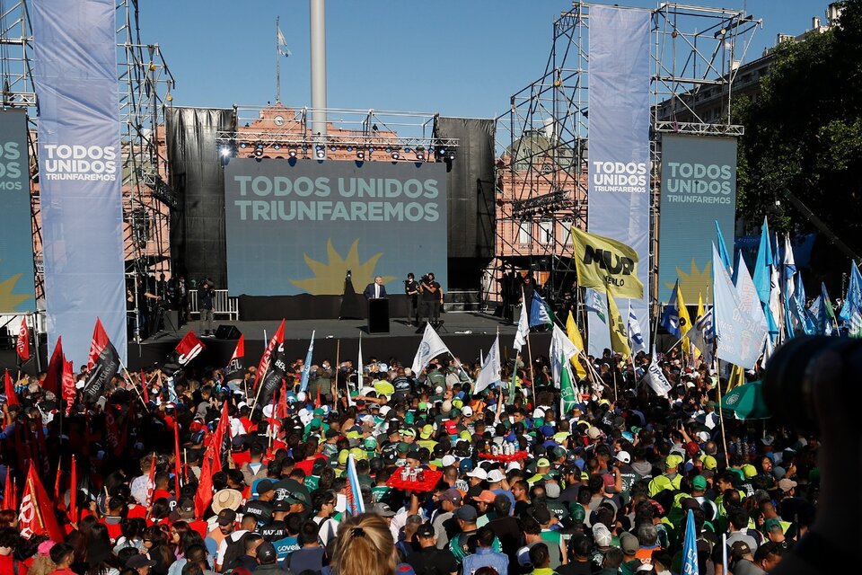 Día de la Democracia: las bandas que tocarán este viernes en Plaza de Mayo