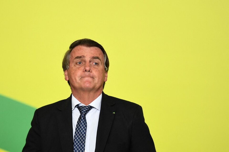 Jair Bolsonaro fue internado de urgencia en San Pablo