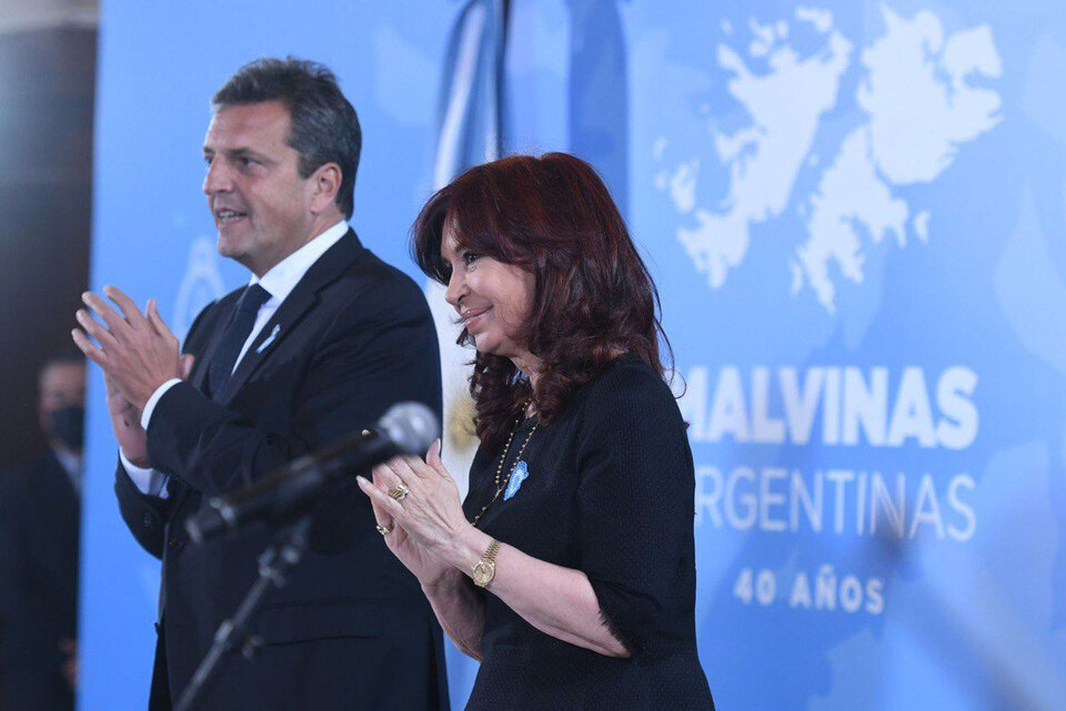 Cristina Kirchner llamó a construir un país que haga honor a quienes lucharon en Malvinas