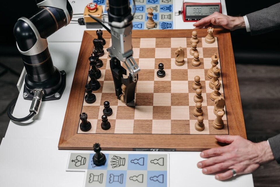 Rusia: un robot le rompió un dedo a un niño en un torneo de ajedrez