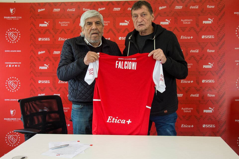 Independiente oficializó la llegada de Julio César Falcioni