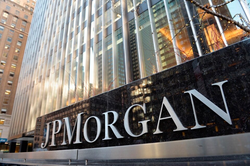 Escepticismo de J.P. Morgan y Goldman Sachs frente a los anuncios de Massa