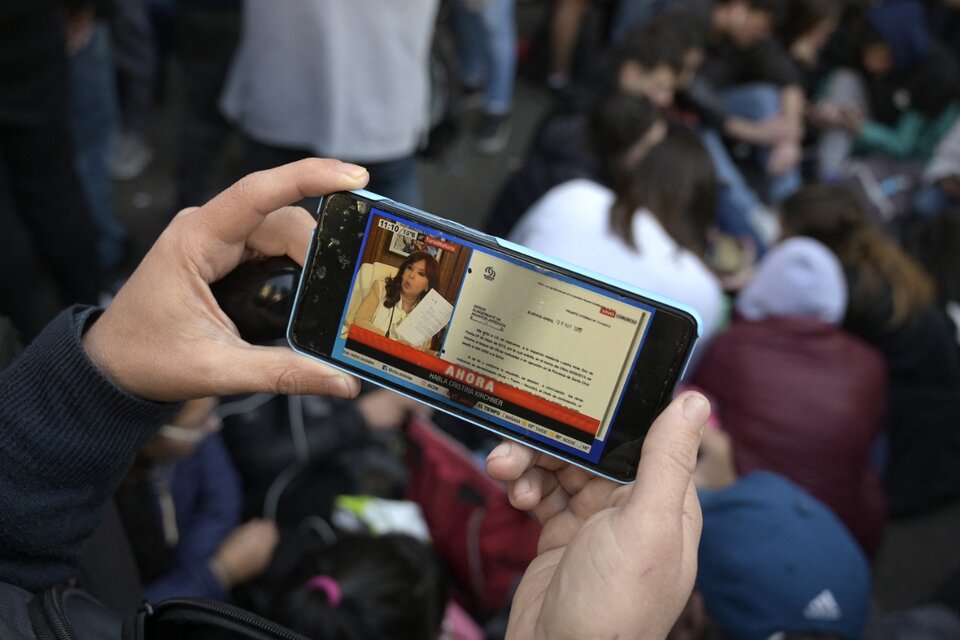 "Venimos por ella y también por todos nosotros" "Venimos por ella y también por todos nosotros"