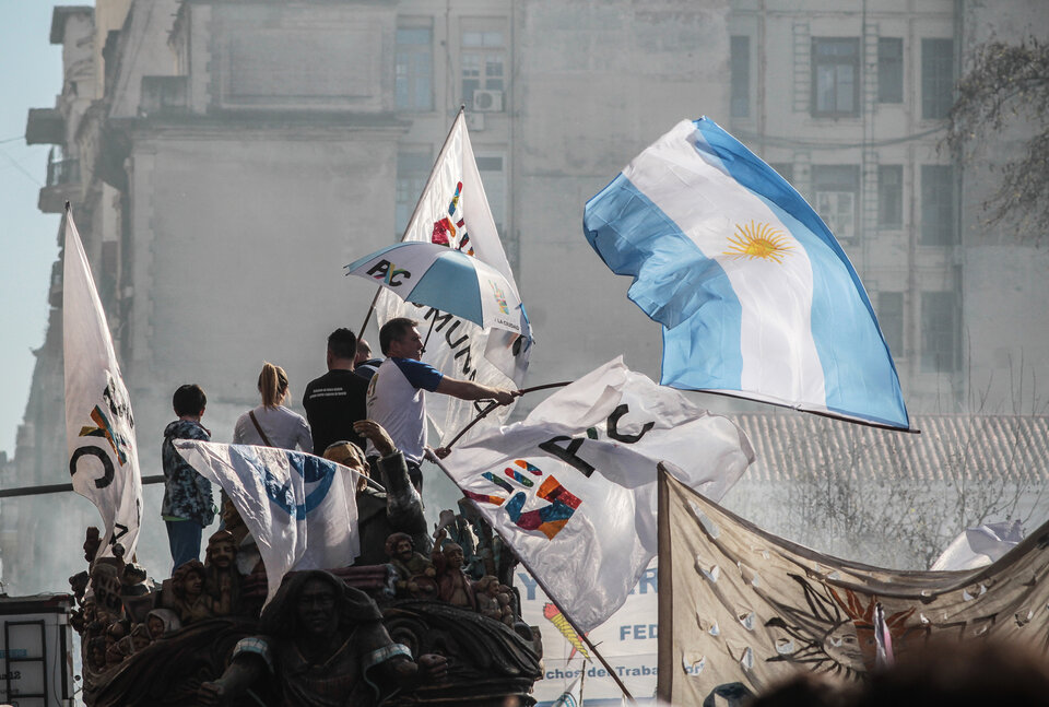 Imágenes de un día que quedará en la historia: un pueblo movilizado en defensa de la democracia