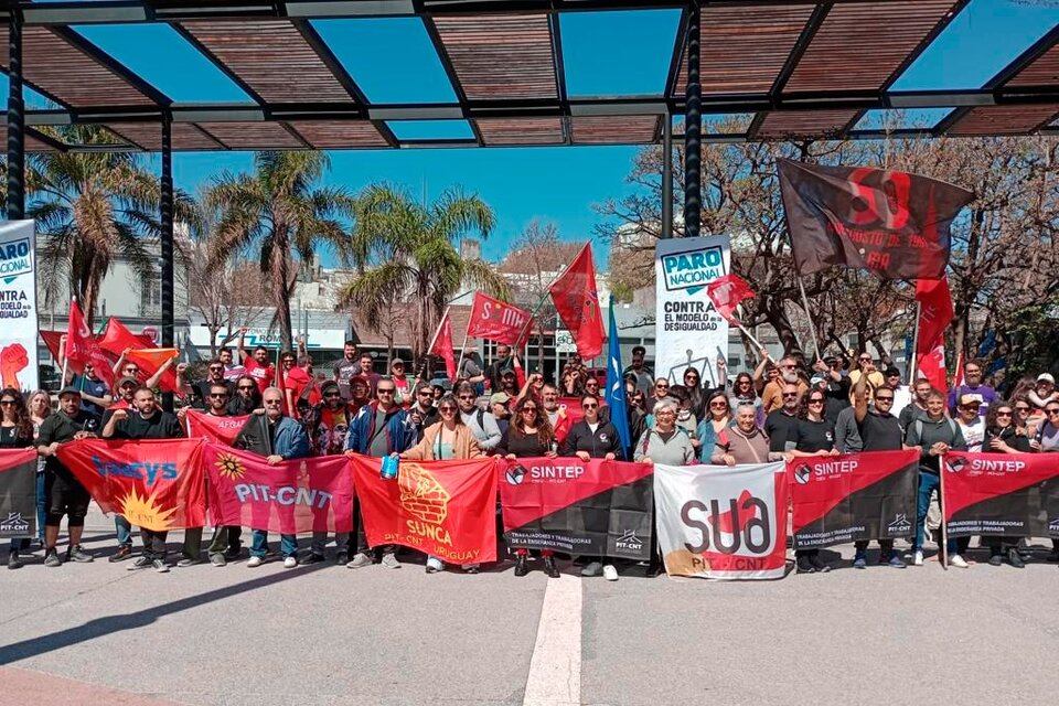 Uruguay: paro contundente contra la política de ajuste de Luis Lacalle Pou 1 650983 whatsapp 20image 202022 09 15 20at 204 09 26 20pm
