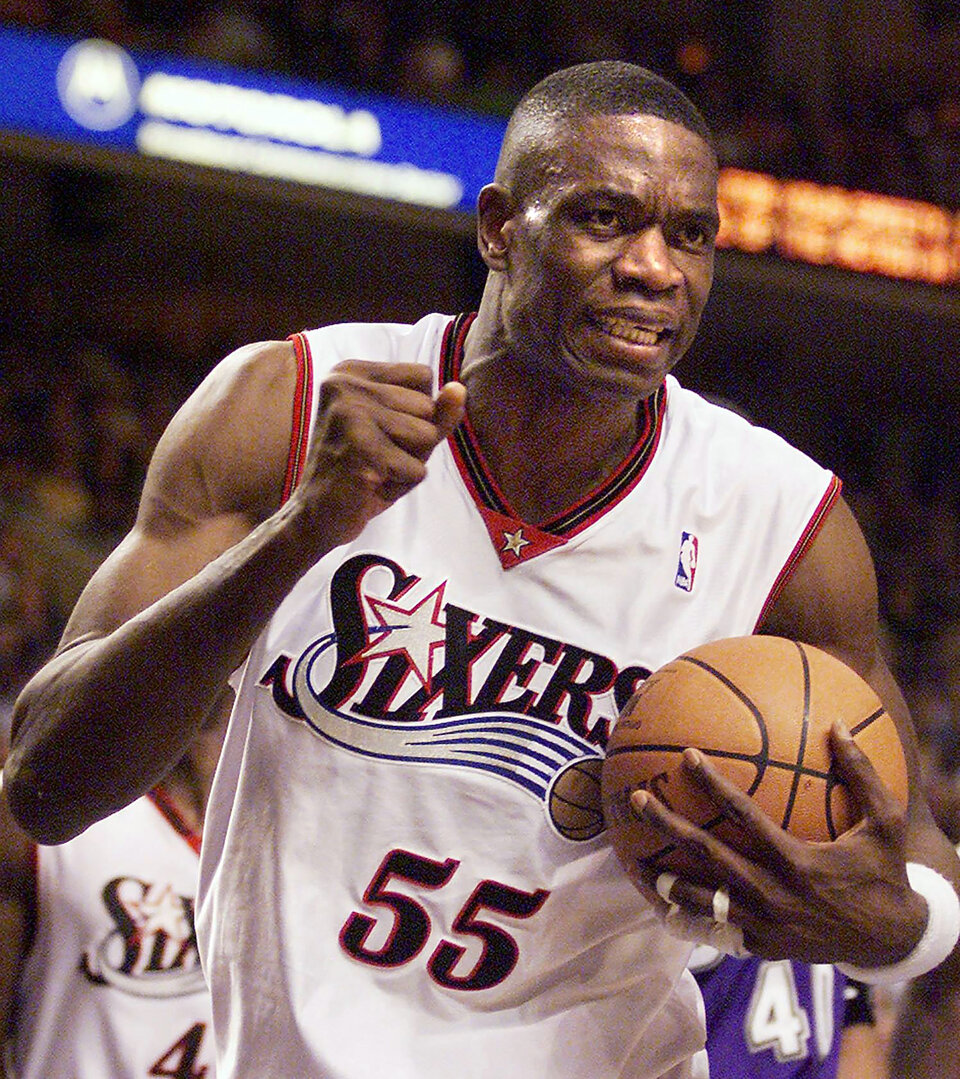 La Exestrella De La NBA, Dikembe Mutombo, Tiene Un Tumor Cerebral ...