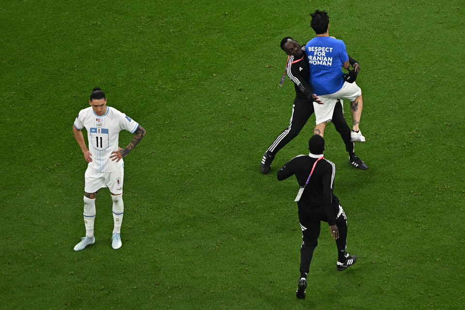 Hincha interrumpió el Portugal vs. Uruguay