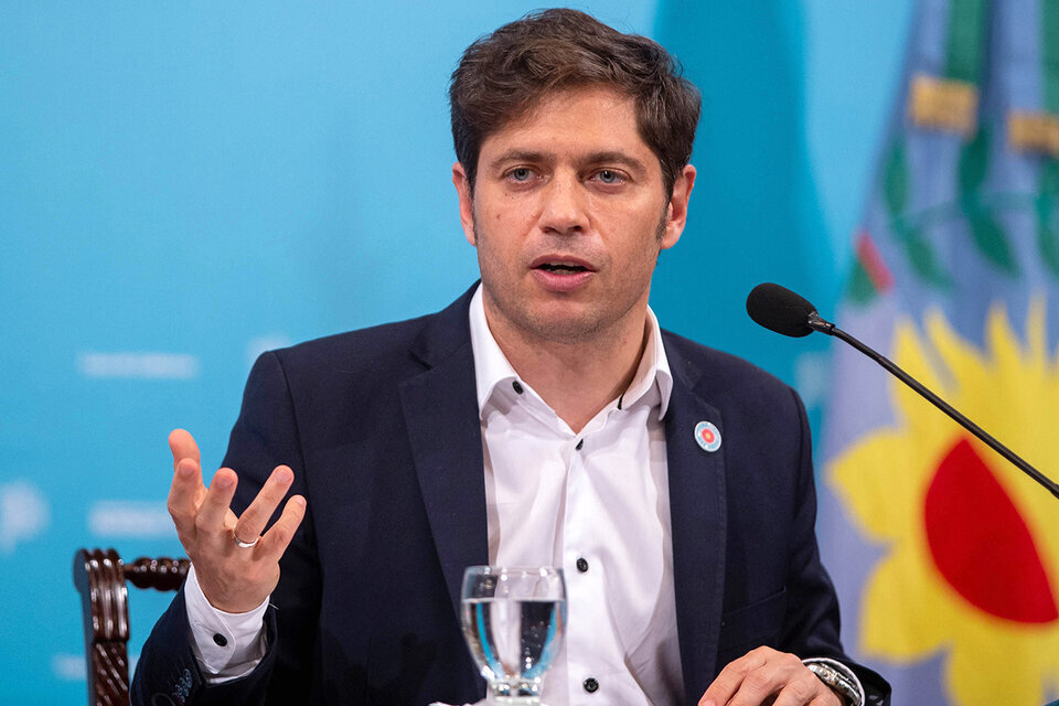 https://images.pagina12.com.ar/styles/width960/public/2022-12/675502-axel-20kicillof-20bandera-20bonaerense-20de-20fondo.jpg?itok=qWbPq8_X