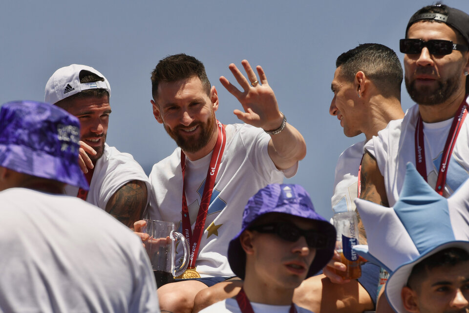 La caravana de los campeones en im genes De los festejos de los