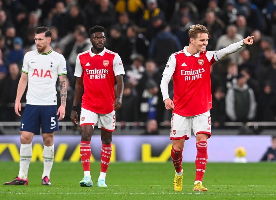 Premier League: Arsenal le ganó el clásico a Tottenham y sigue primero 