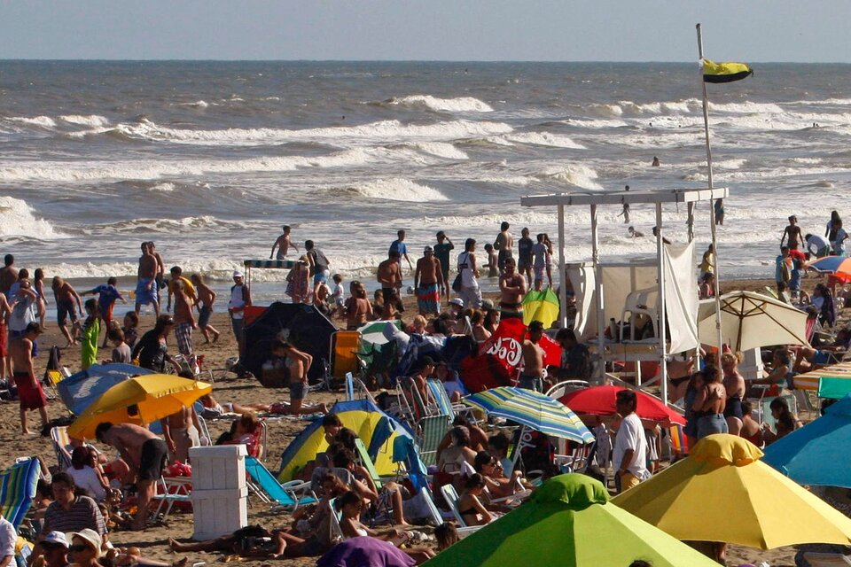 Ostende: murió el hombre que había sido arrastrado por una ola 