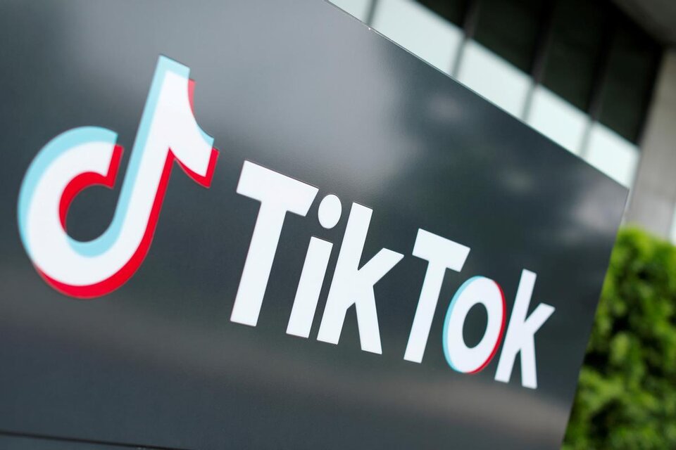 La Unión Europea podría prohibir TikTok para que los menores no tengan acceso a videos 