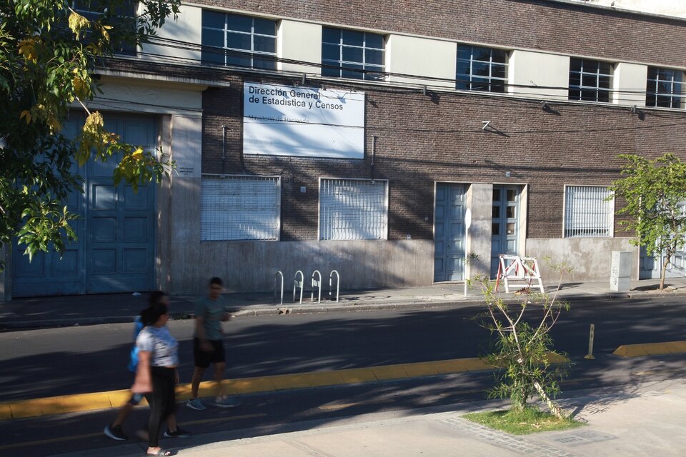 Balvanera: El GCBA subasta otro edificio pese a que los vecinos pedían un polideportivo