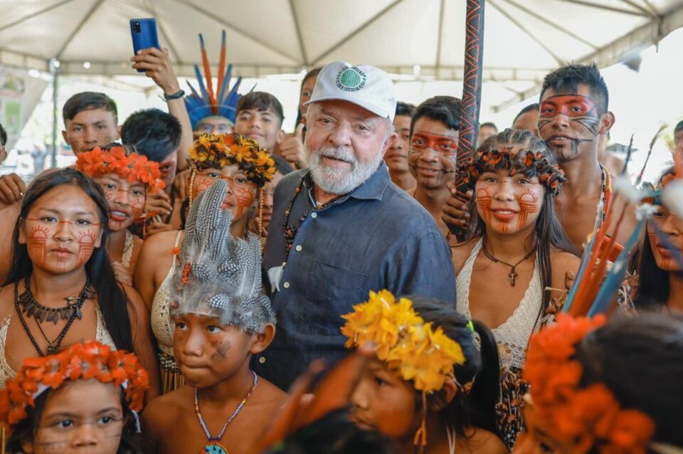 Lula prometió ampliar territorios indígenas para expulsar a mafias que extraen recursos