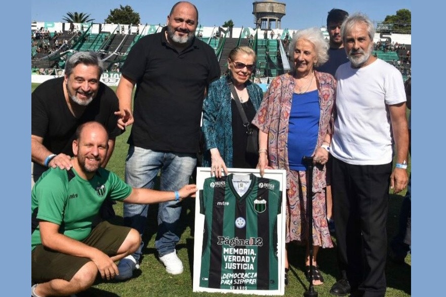 Las Abuelas, homenajeadas en Nueva Chicago