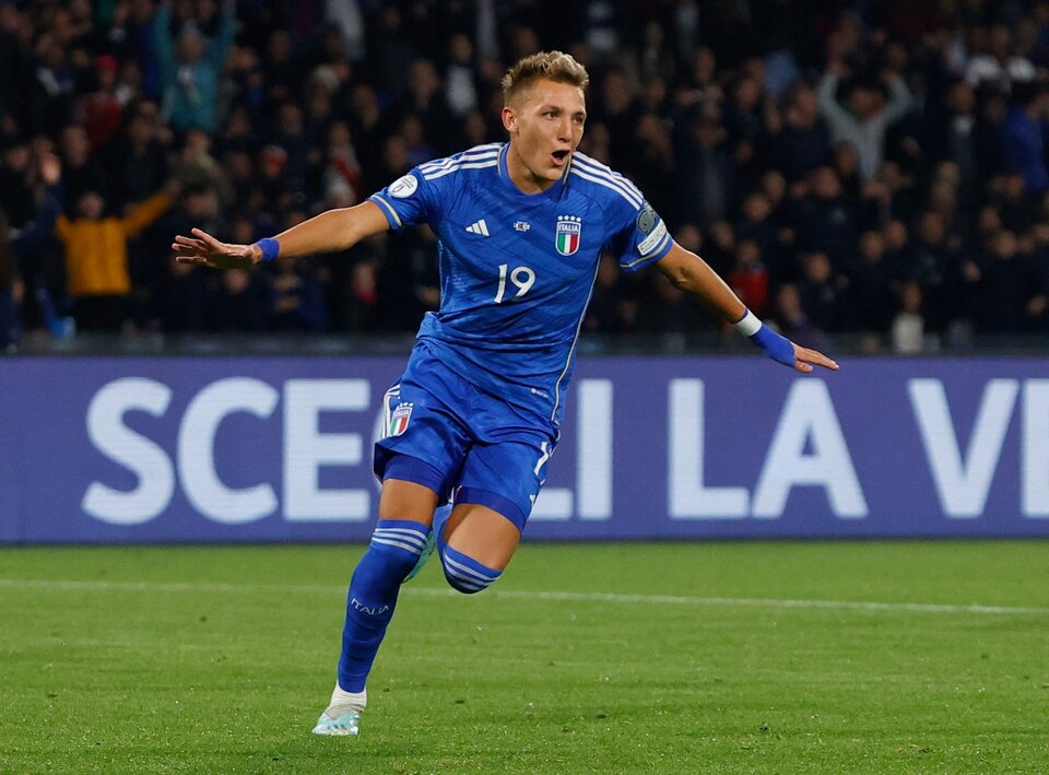 Eliminatorias Eurocopa: debut y gol de Retegui en Italia, que cayó con Inglaterra