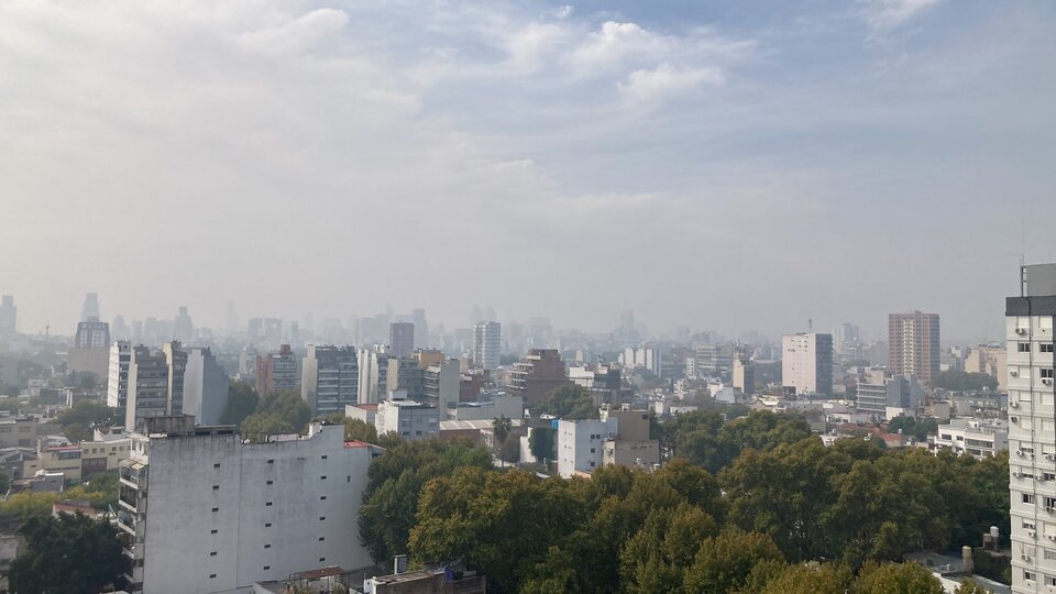 Humo y olor a quemado en la Ciudad de Buenos Aires