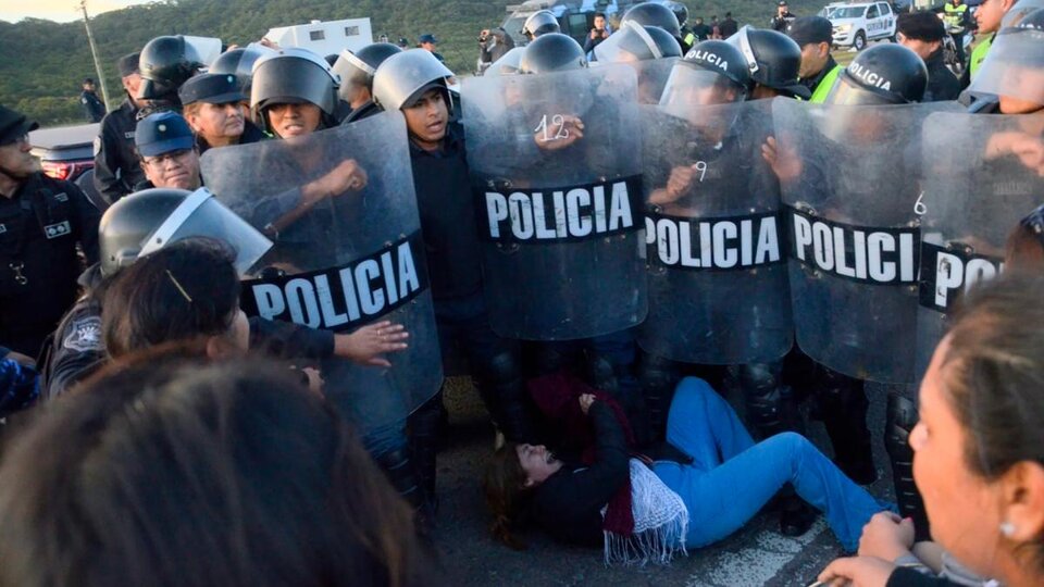 Los docentes detenidos en Salta fueron liberados, pero quedaron imputados por 