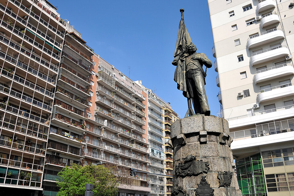 Monumento a “Falucho”, un soldado afrodescendiente héroe de la Independencia