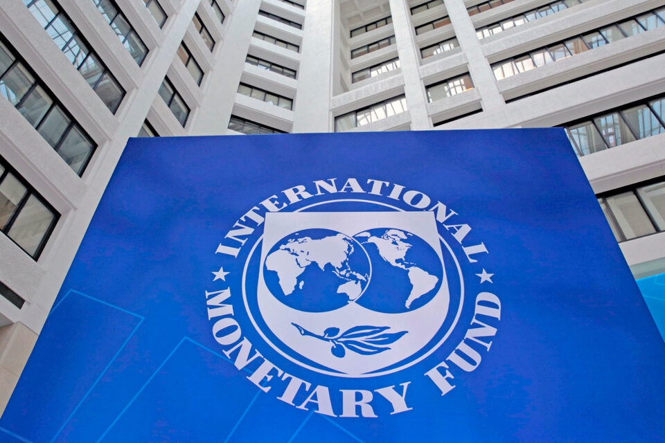 Prorrogan una semana el pago al FMI