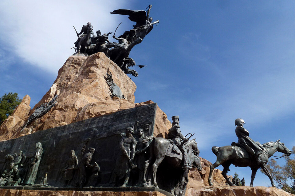 Cerro de la gloria: 14 toneladas de historia en el Monumento al Ejército de los Andes