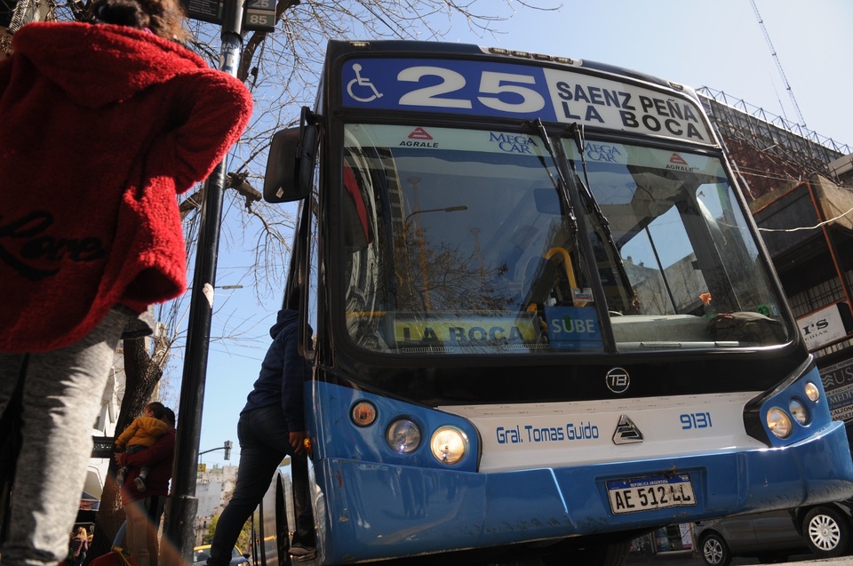 Paran choferes de AMBA, La Plata y 6 provincias