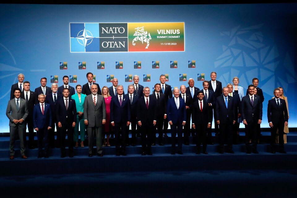 Los líderes de la OTAN demoran la adhesión de Ucrania frente a un Zelenski molesto
