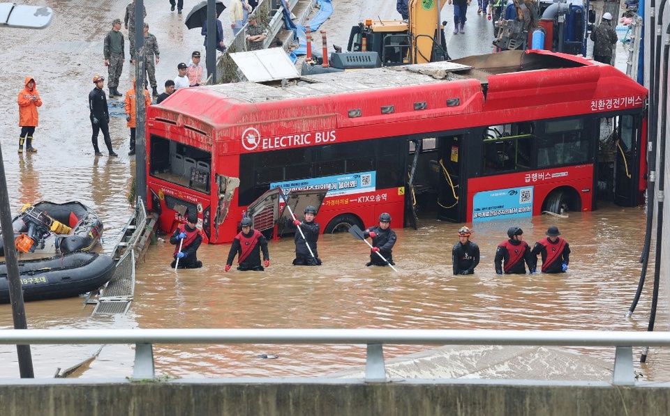 Inundaciones Y Deslizamientos De Tierra En Corea Del Sur: Al Menos 37 ...