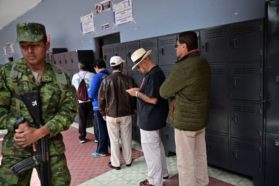 Ecuador vota bajo un fuerte operativo de seguridad 
