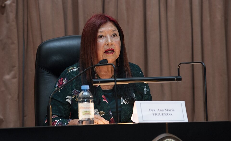 Ana Figueroa se prepara para pedir licencia a la espera de una definición del Senado