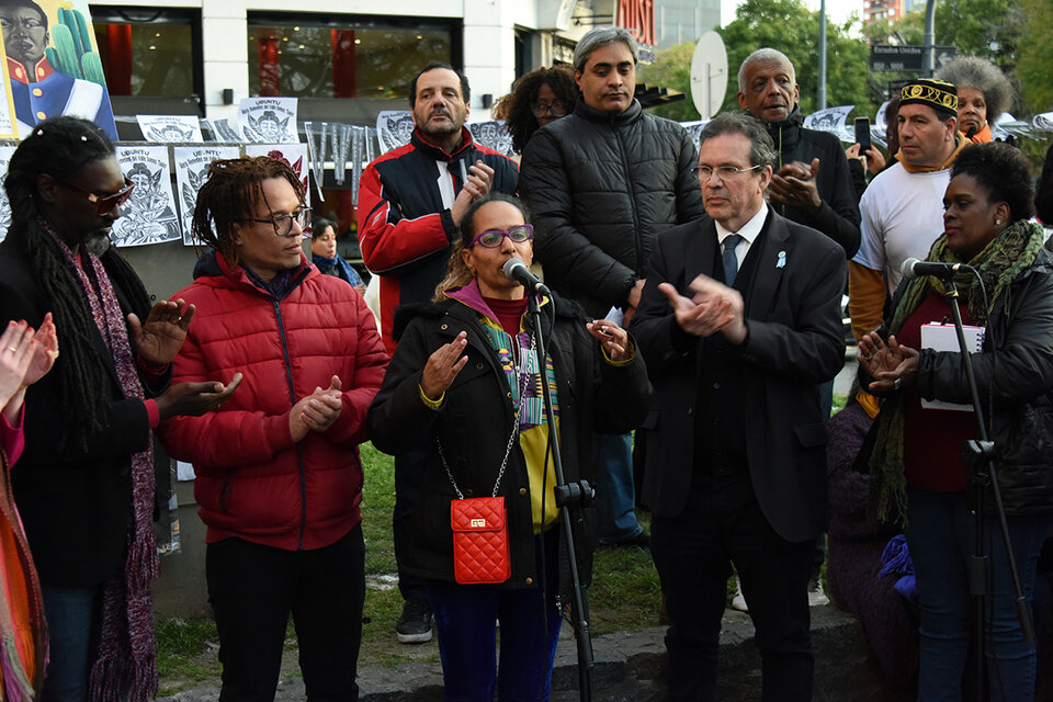 Unidos contra el odio: La comunidad afroargentina se pronuncia ante el ataque al monumento de María Remedios del Valle Rosas