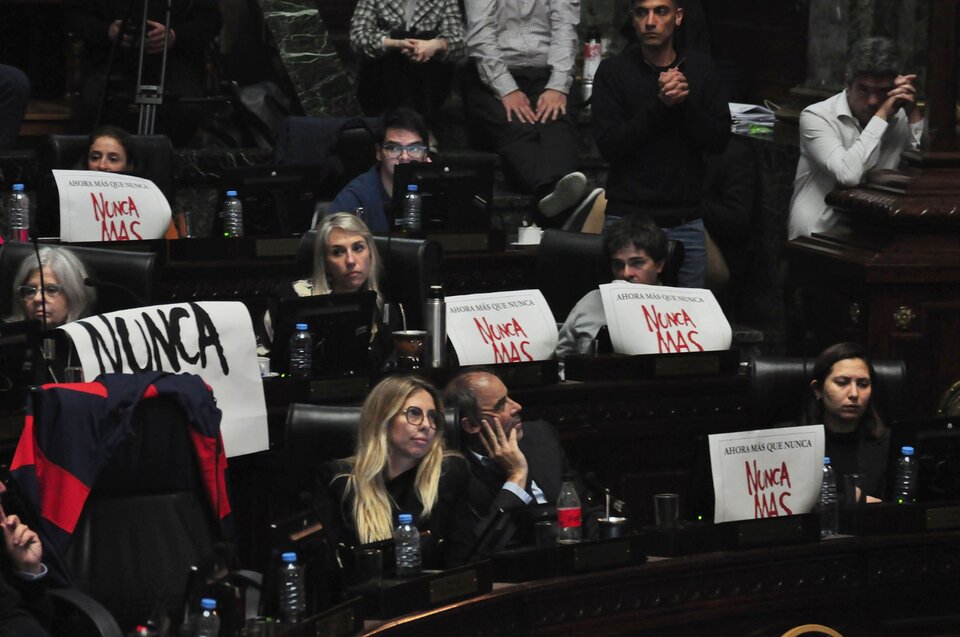 Repudio de legisladores al acto negacionista de Victoria Villarruel en la Legislatura porteña