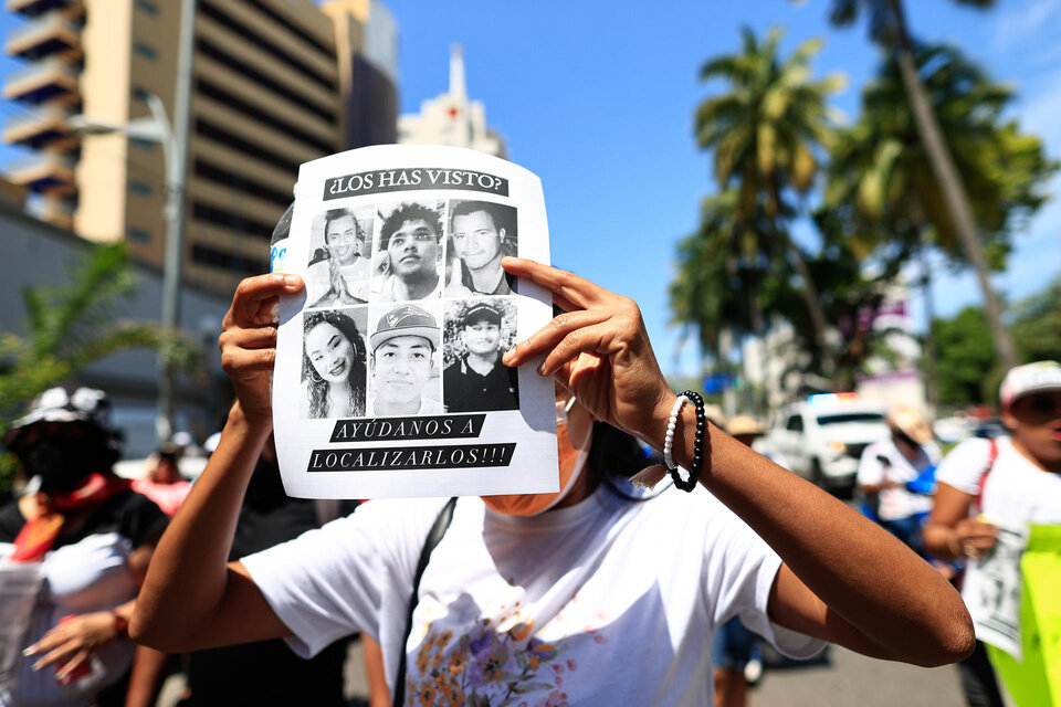 Desesperada búsqueda de 7 jóvenes secuestrados en México